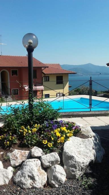 Luxurious Attic-Swimming Pool Villa Riva di Solto Bagian luar foto